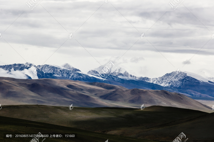 西藏岗巴雪山