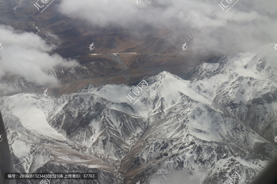 云雾雪峰