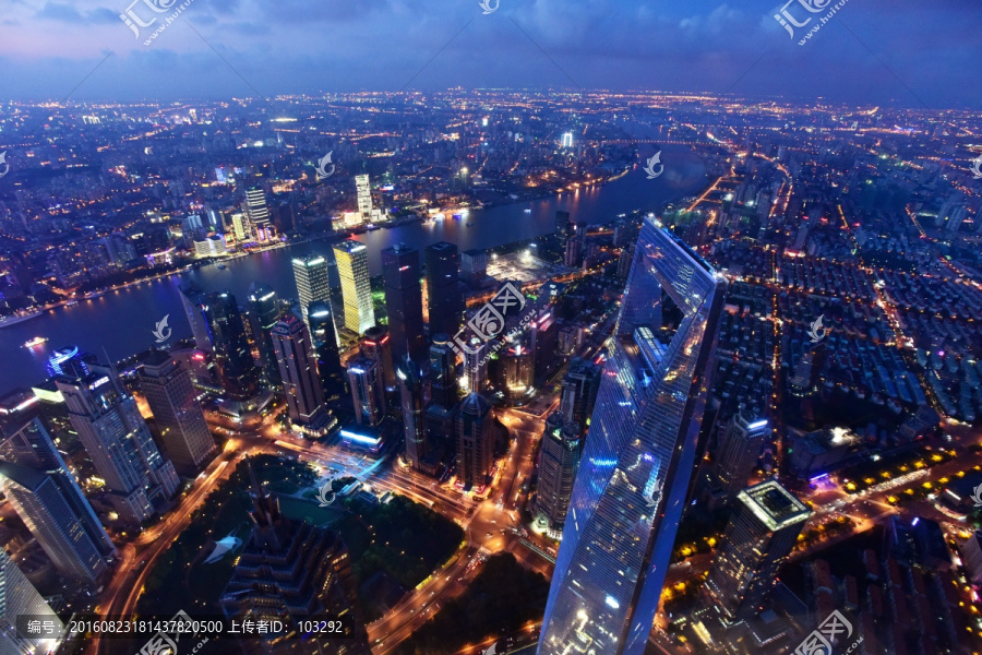 俯瞰上海城市夜景