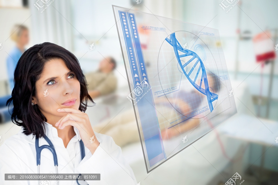 醫(yī)生在病房研究觸摸屏上的DNA