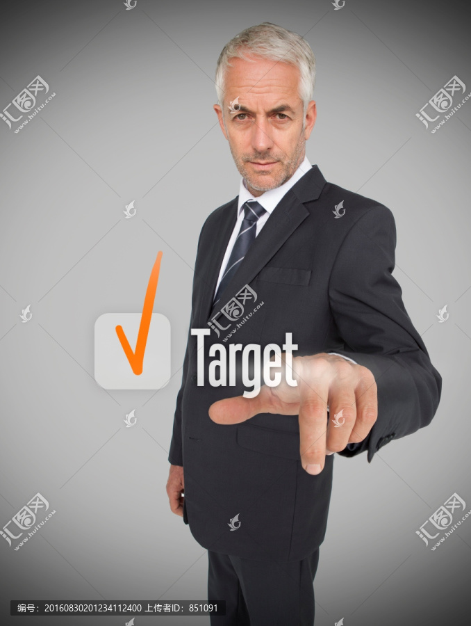 穿著西裝的商人選擇英文標簽