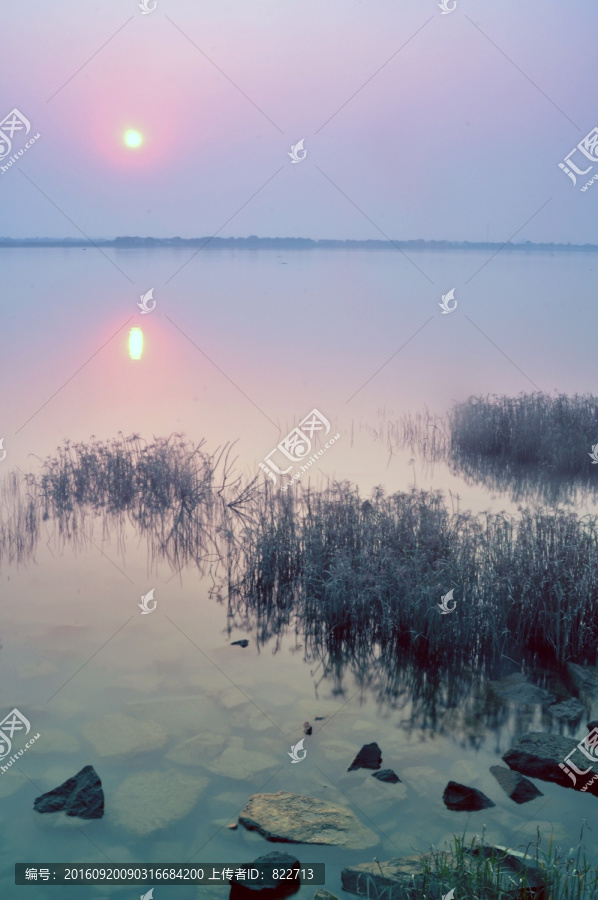 河流日落