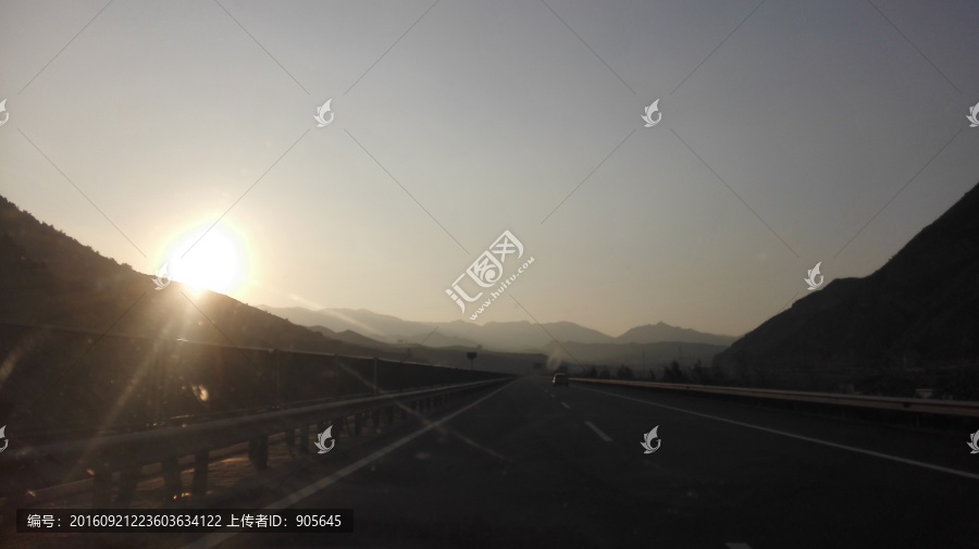 公路,夕阳