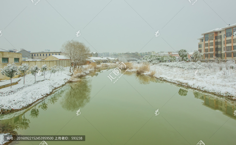 小区雪景