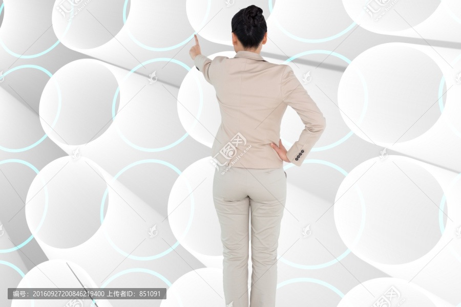 商人背對(duì)著鏡頭的復(fù)合形象
