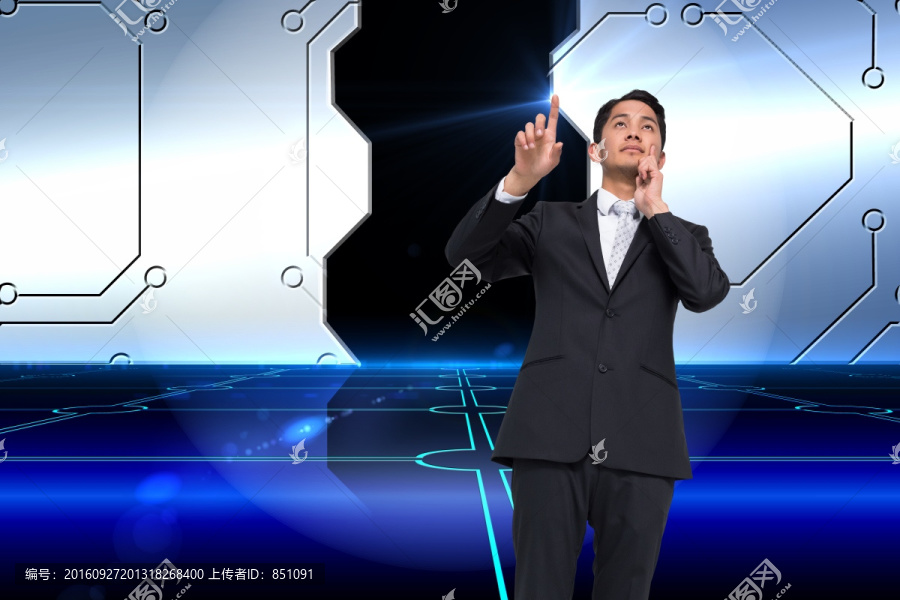 成熟的商人指著復合圖像