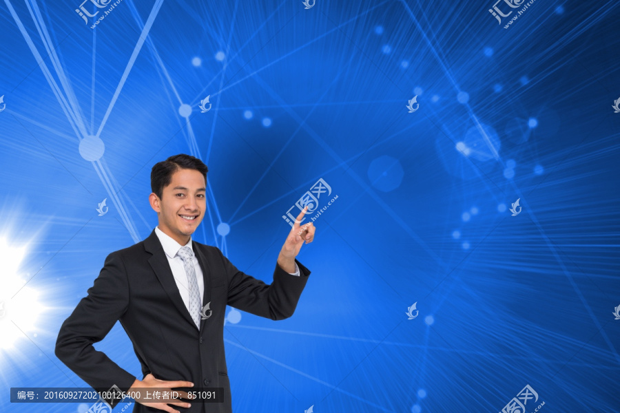 面帶微笑的亞洲商人的組合形象