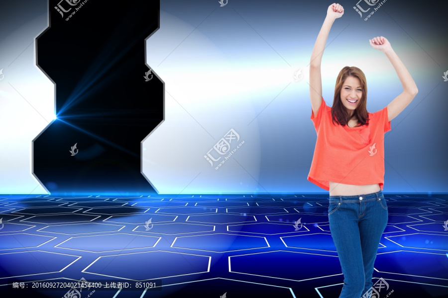 女人高舉著雙手的復(fù)合形象