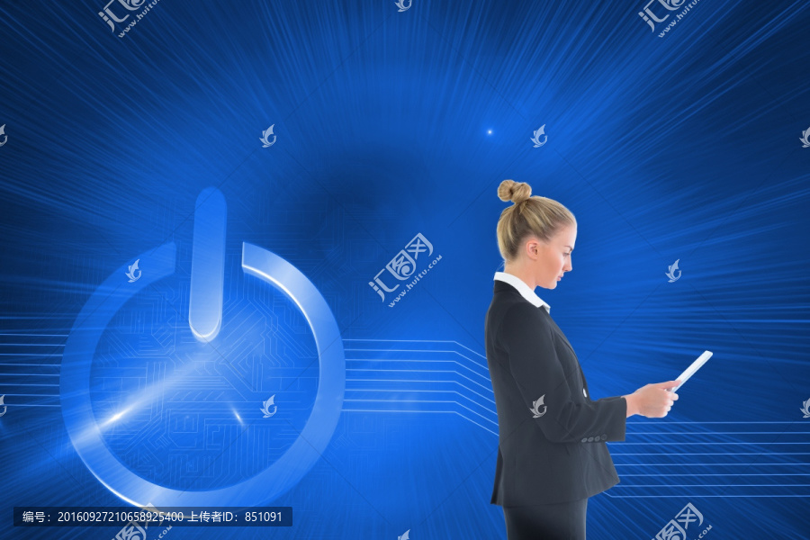 金發(fā)女商人持新平板電腦合成圖像