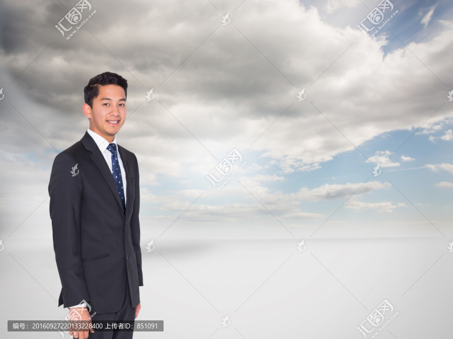 商人微笑著看著鏡頭的復(fù)合形象