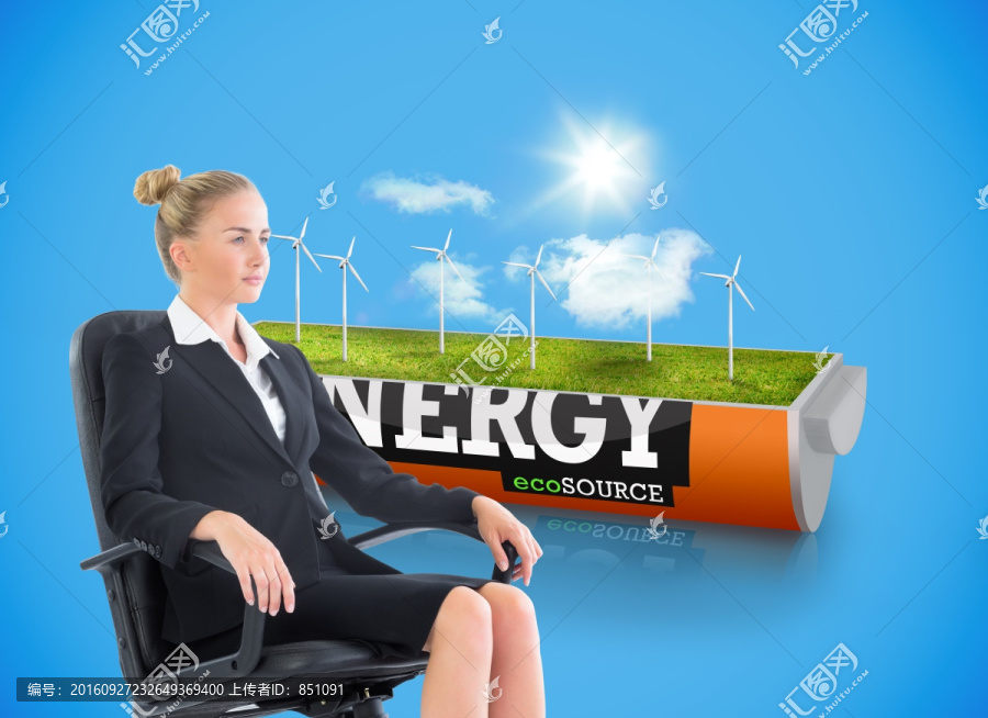 金發(fā)女商人坐在轉椅上的復合形象