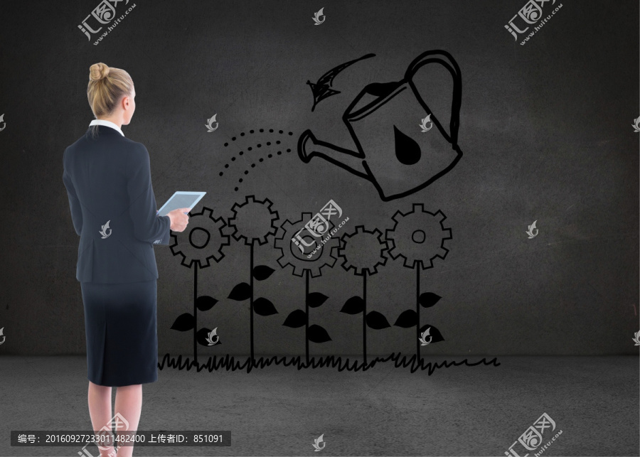 金發(fā)女商人持平板電腦的復(fù)合形象