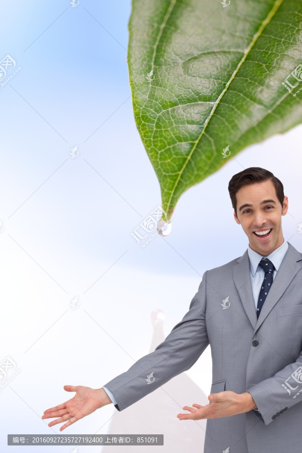 商人微笑著看著鏡頭的復(fù)合形象