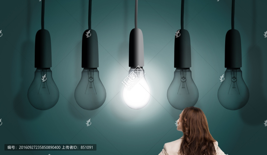 商人背對(duì)著鏡頭的復(fù)合形象