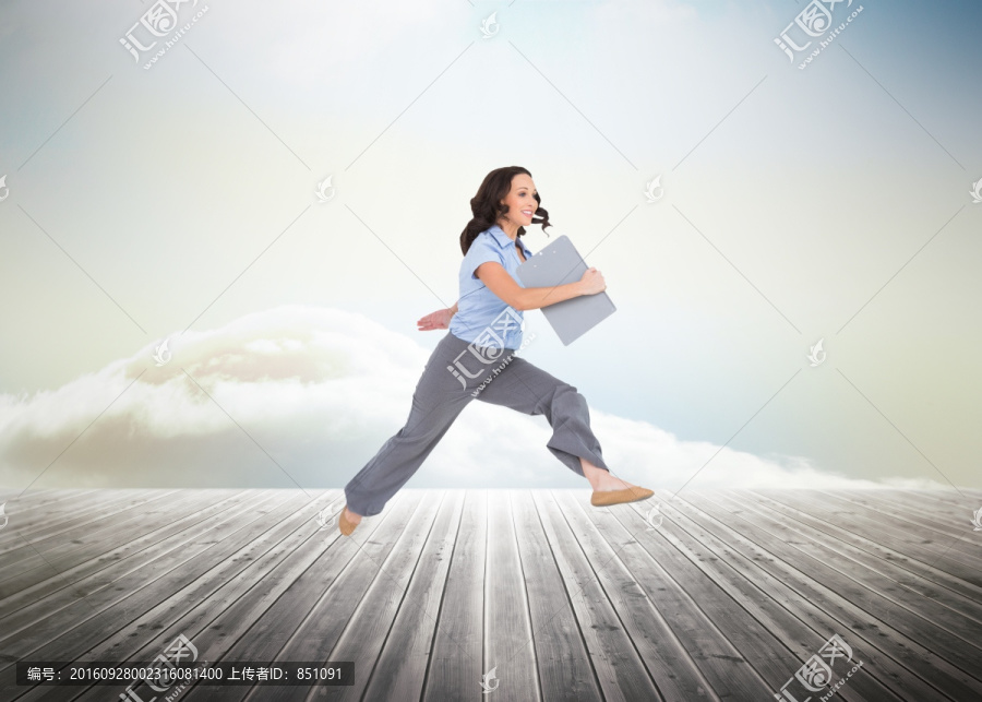 女商人拿著文件夾跳躍的復(fù)合形象