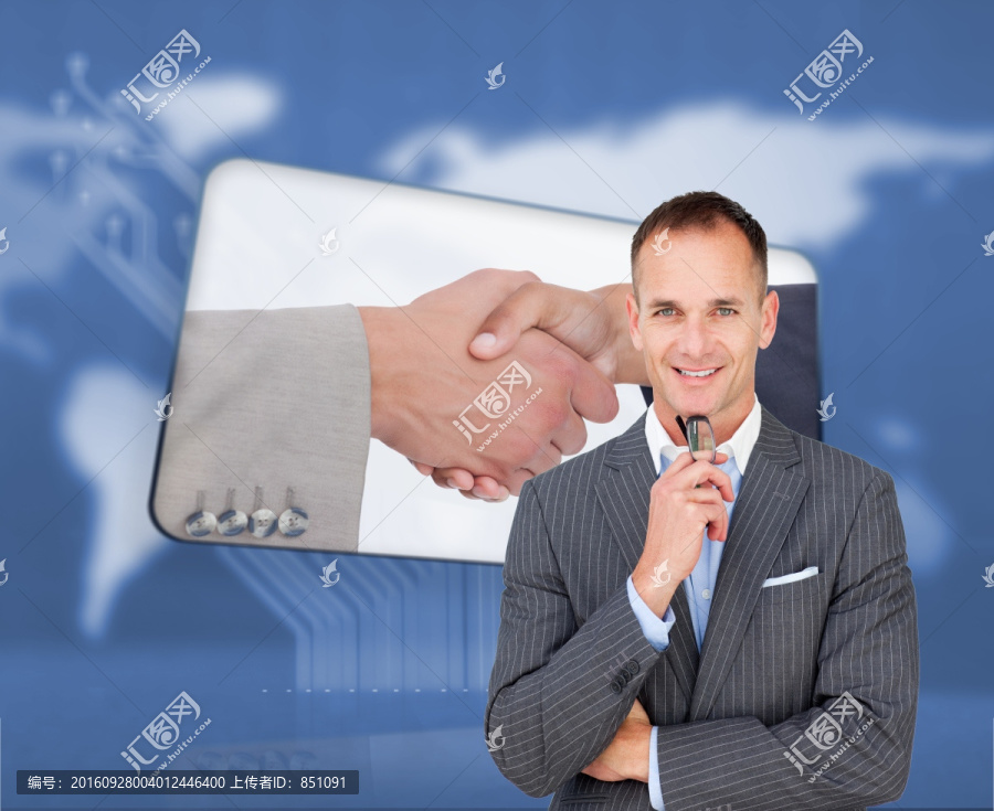 商人拿著眼鏡思考的復(fù)合形象