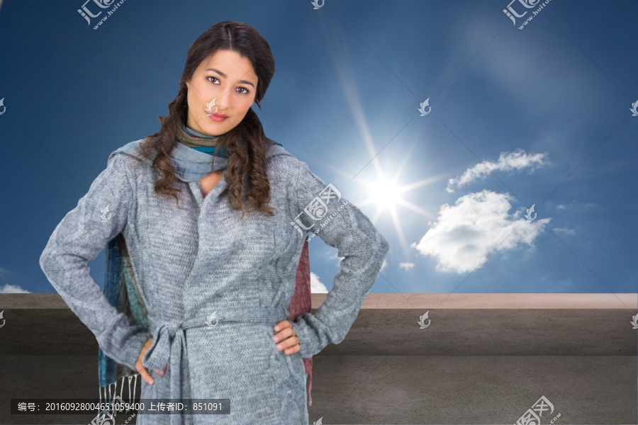 漂亮女人雙手叉腰的復合形象