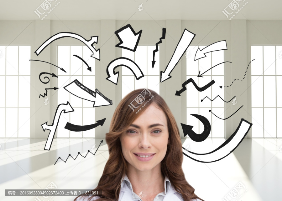 女人對著鏡頭微笑的復合形象