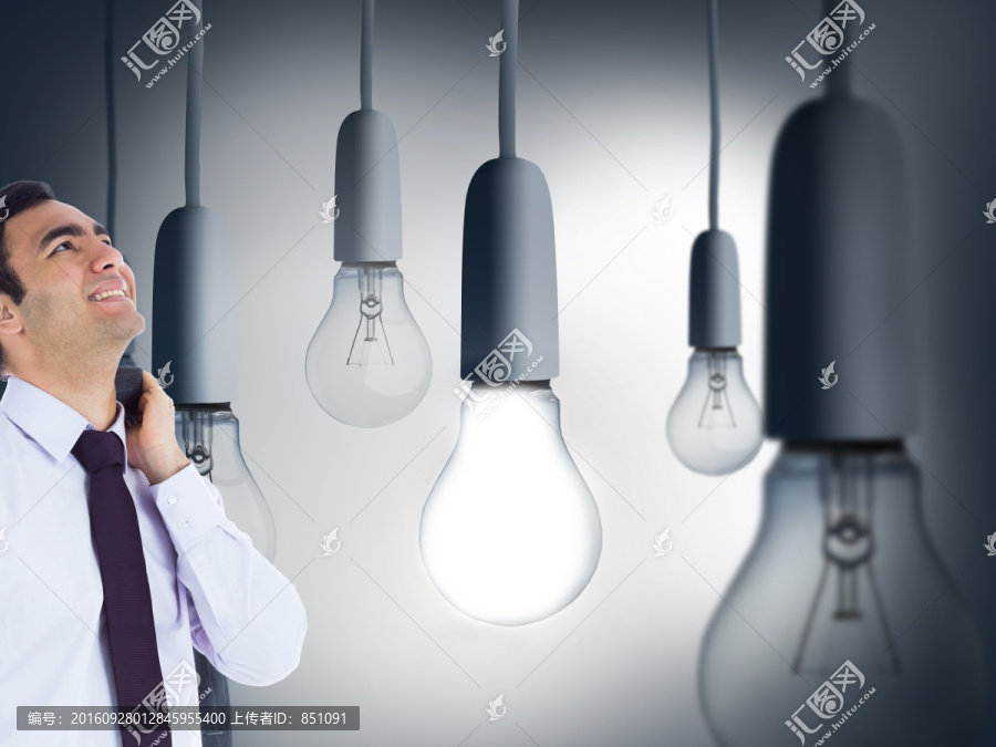 微笑商人站的復(fù)合形象
