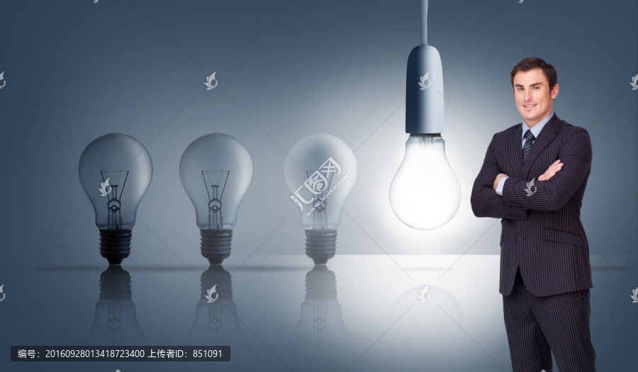 商人雙手抱胸的復(fù)合形象