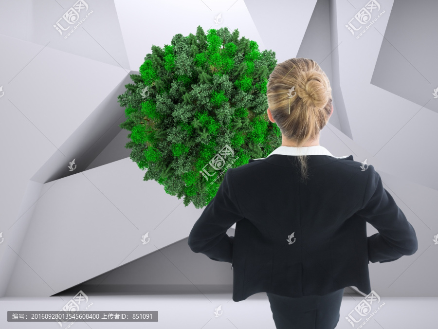 金發(fā)女商人站著的復(fù)合圖像