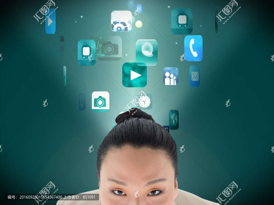 微笑的亞洲商人的復(fù)合圖像