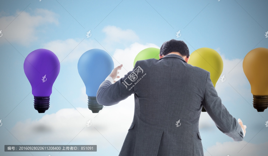 商人背對著鏡頭的復合形象