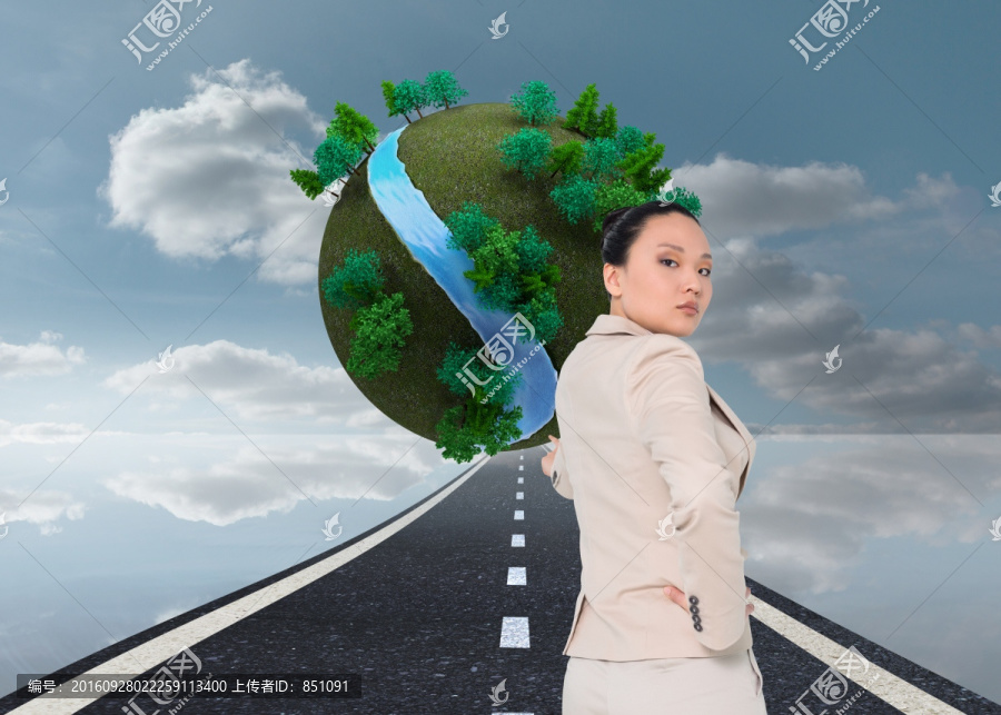商人嚴肅的看著鏡頭的復(fù)合形象