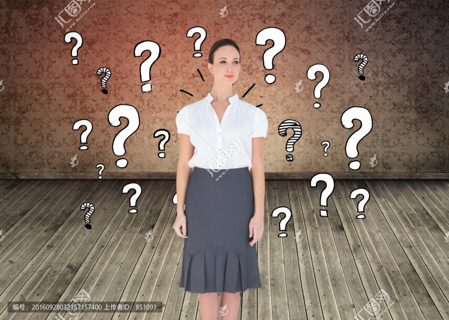 女商人嚴(yán)肅的看著鏡頭的復(fù)合形象