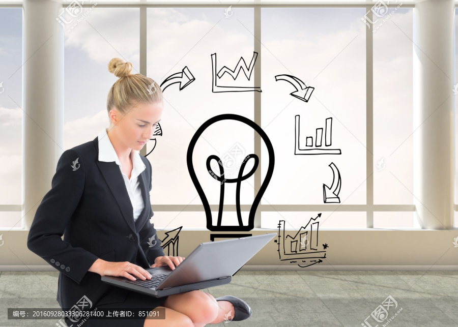 女商人使用筆記本電腦的復合形象