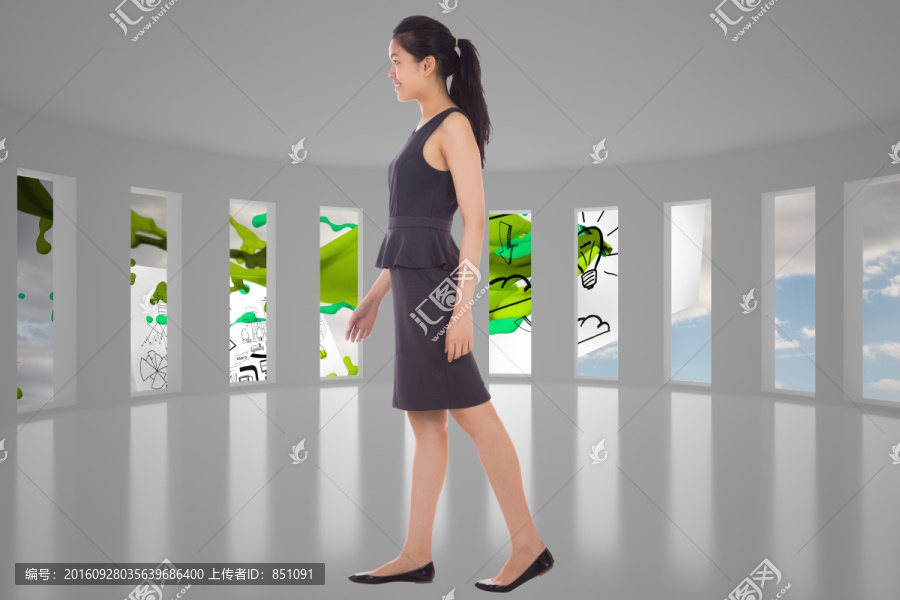 女商人側(cè)身站著的復(fù)合形象