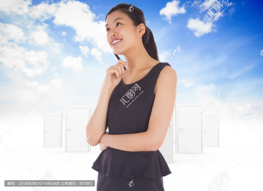 女商人拿著筆的復(fù)合形象