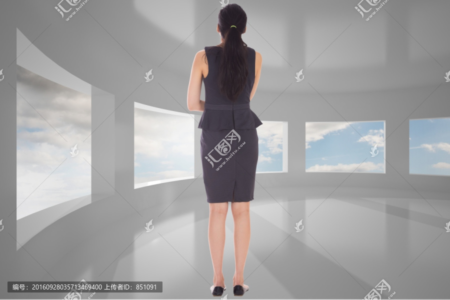 女商人背對(duì)著鏡頭的復(fù)合形象