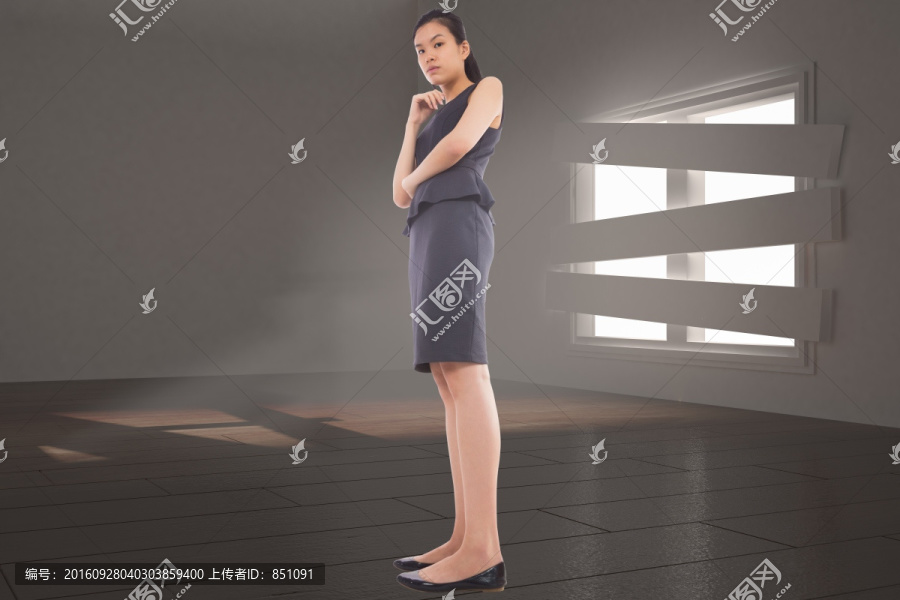女商人看著鏡頭的復(fù)合形象
