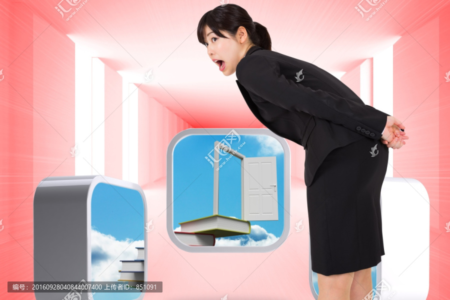 女商人彎腰驚訝的復(fù)合形象