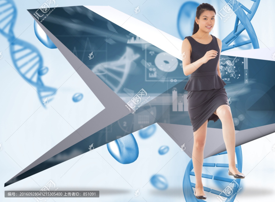 女商人抬起腳的復合形象