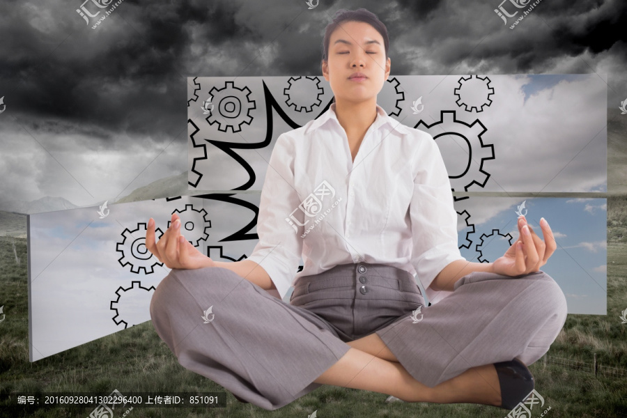 女商人盤腿坐著的復(fù)合形象
