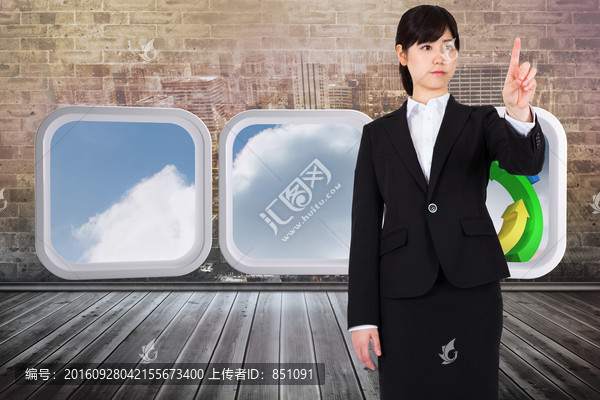 女商人嚴(yán)肅的指著前方的復(fù)合形象