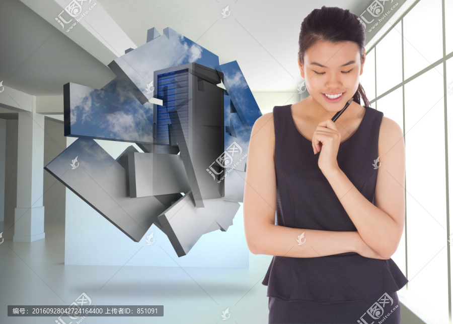 女人拿著筆思考的復(fù)合形象
