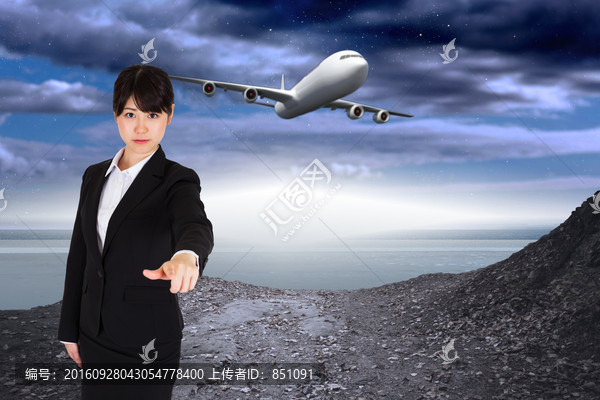 女人微笑著看著鏡頭的復(fù)合形象