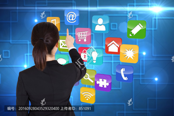 女商人背對(duì)著鏡頭的復(fù)合形象
