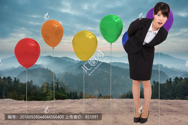 女商人彎著腰的復(fù)合形象