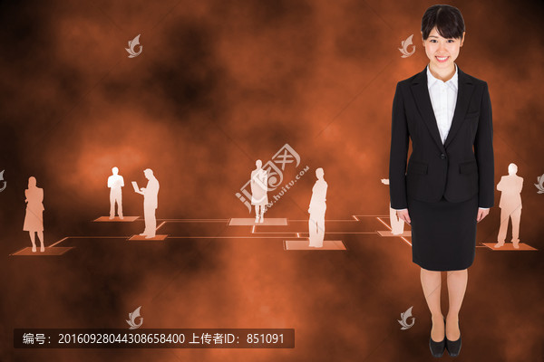 女人微笑著看著鏡頭的復合形象