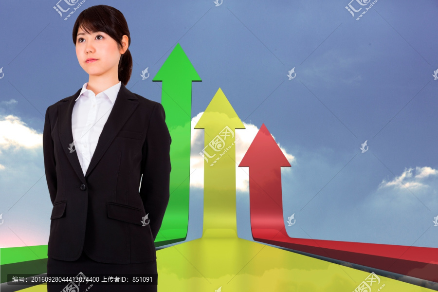 女商人看著鏡頭的復合形象