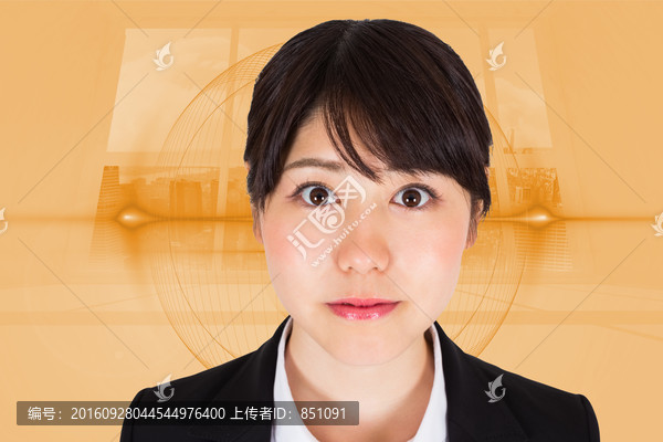 女商人看著鏡頭的復(fù)合形象