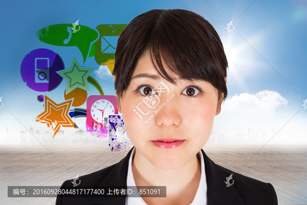 女商人看著鏡頭的復(fù)合形象