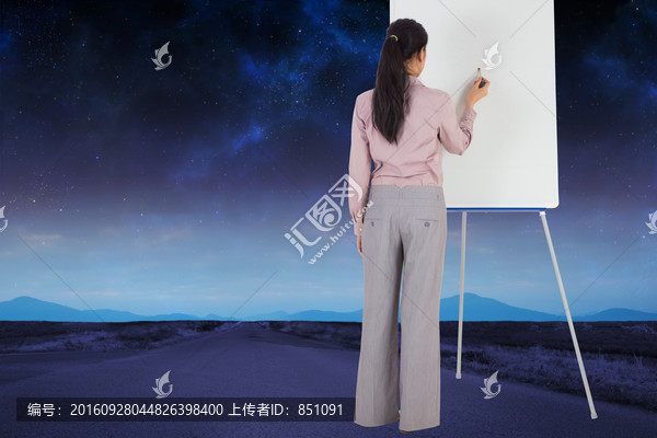 女商人畫畫的復合形象