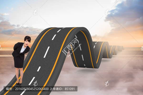 女商人彎著腰驚訝的復(fù)合形象