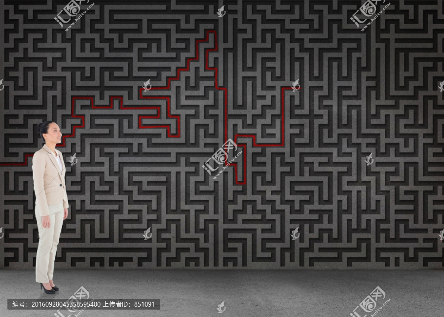 女人側(cè)身站立的復(fù)合形象