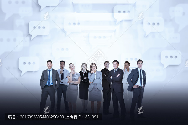 商業(yè)人士看著鏡頭的復(fù)合形象